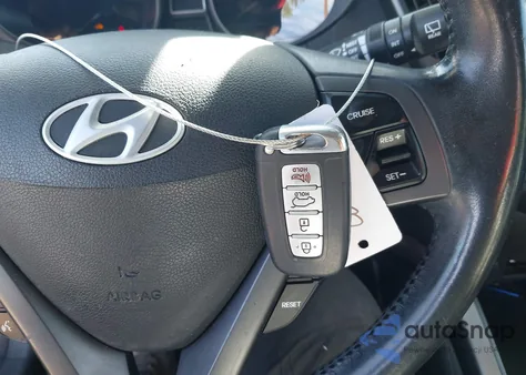 2013 Hyundai Veloster Turbo W/Black z USA, uszkodzony, nr VIN KMHTC6AE7DU153910